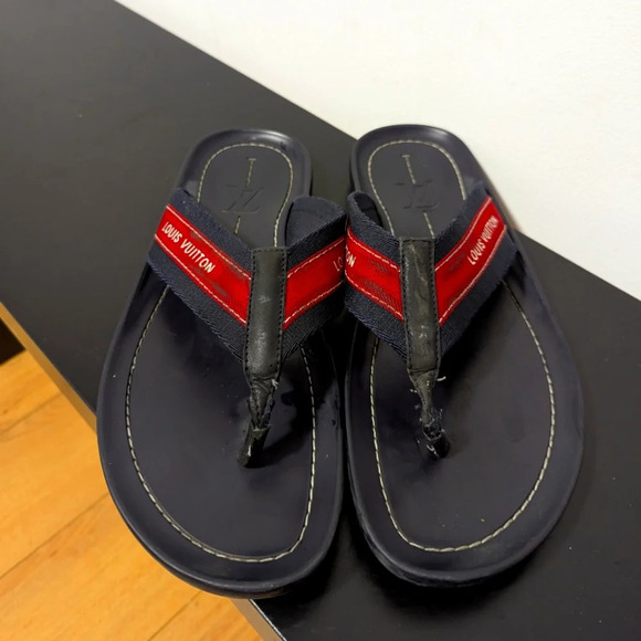 Leather sandals/  flip flops Louis Vuitton Red size 9.5 in Leather - Picture 1 of 3